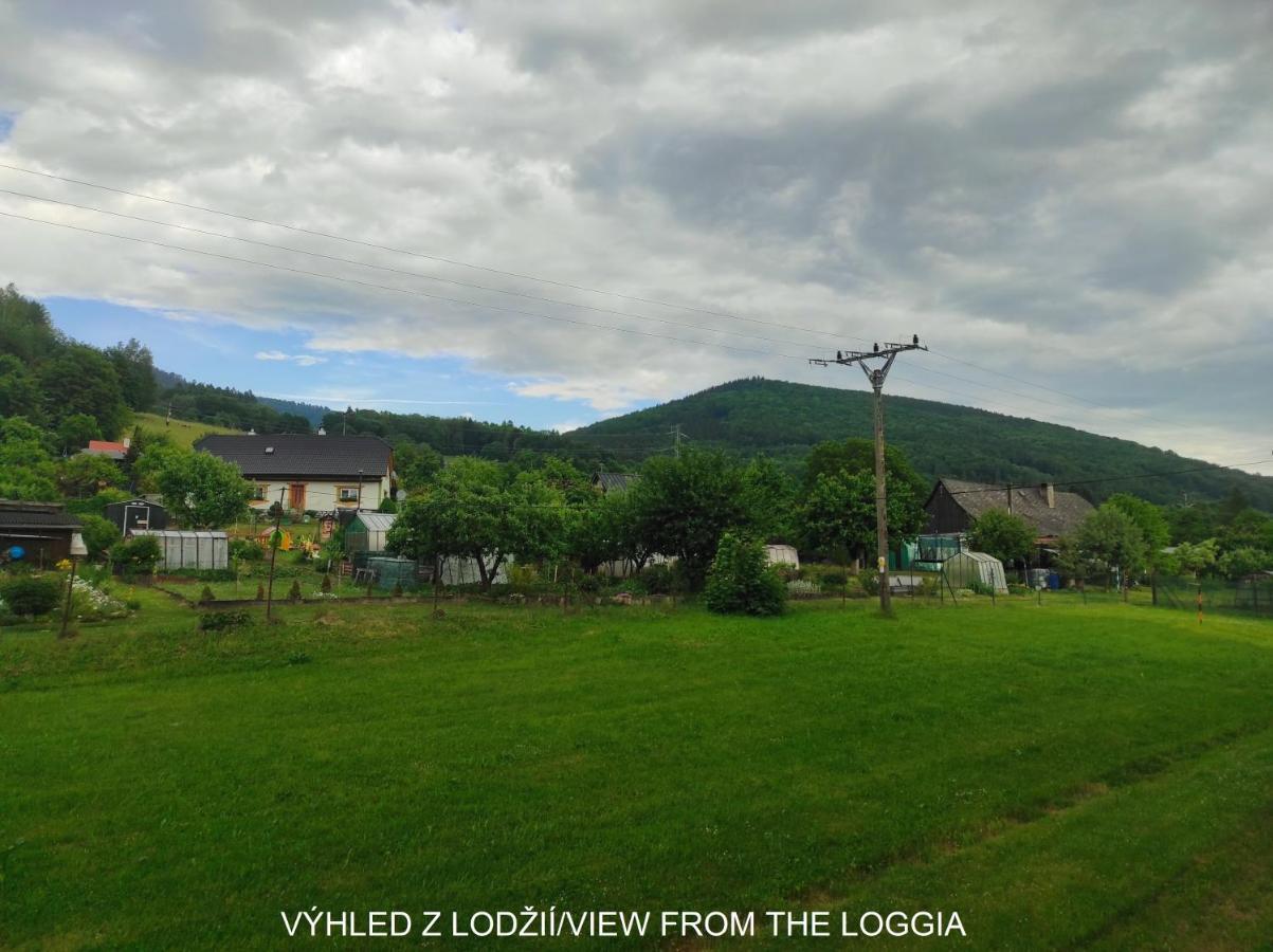 Loučná nad DesnouDobre Mistoアパートメント エクステリア 写真